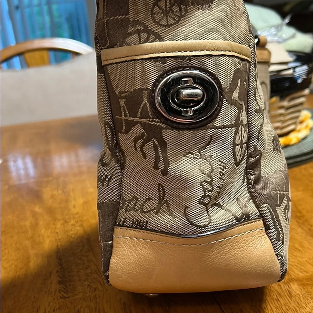 Coach Horse and Carriage Logo Bag - Picture 3 of 15